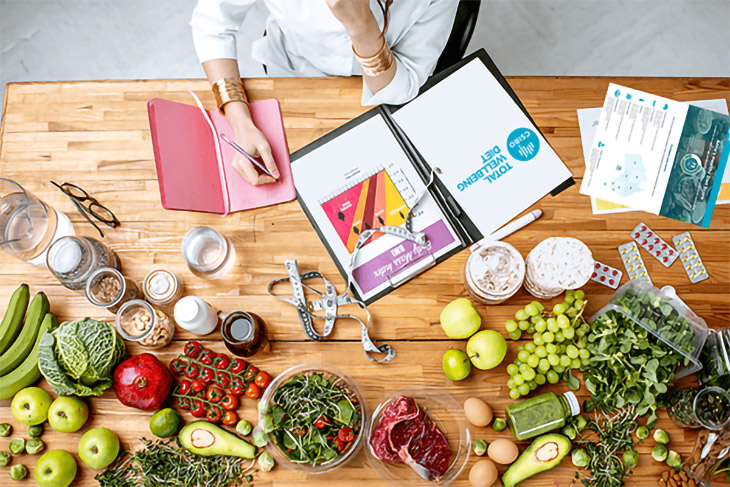 Dietitian planning nutrition