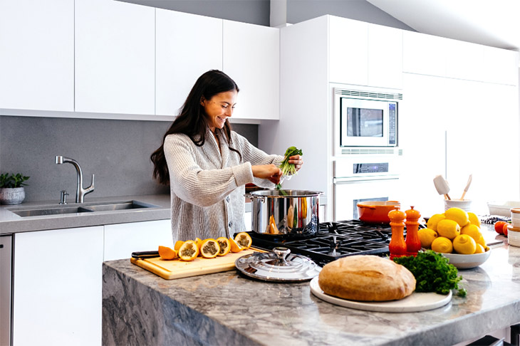 Easy tips to stay focused on your diet during isolation